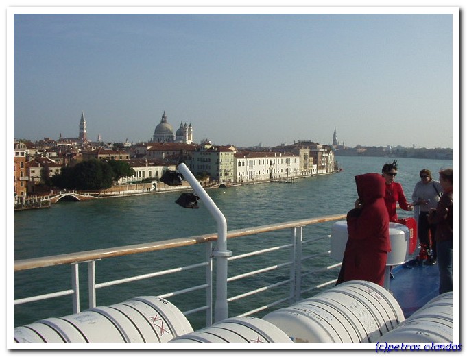 2005 1102 arrivals in Venice by boat